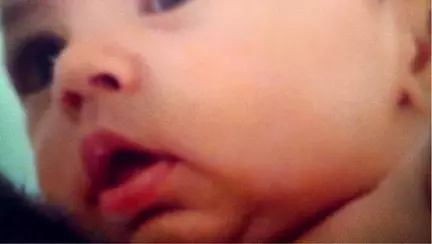 Fotografia cu Milan, băiețelul Shakirei, la 2 luni