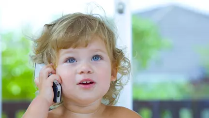 Primele cuvinte – cum îl ajuți să le spună