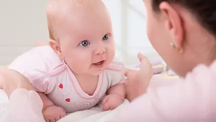 Diversificarea – cele mai bune alimente solide pentru bebe