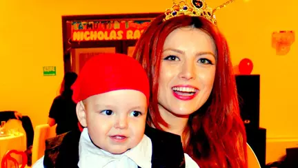 Elena Gheorghe se mândrește cu băiețelul ei, Nicholas Răzvan