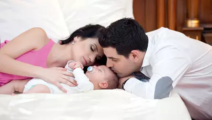 ELLIE WHITE, primele fotografii cu băieţelul ei, Mihai