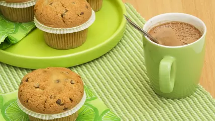 Brioșe cu mălai și ciocolată