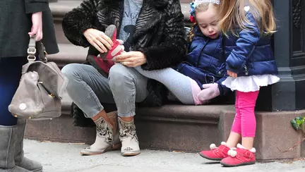 Sarah Jessica Parker își duce fetițele pe jos la școală