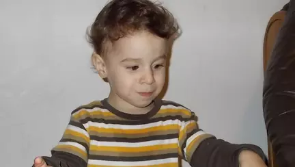 Povestea lui Mihnea sau cum să privești fără teamă autismul