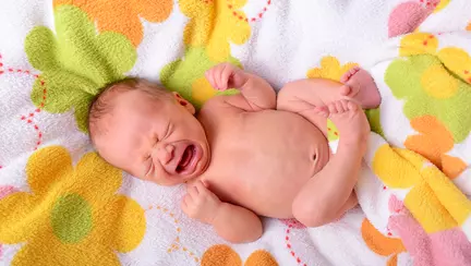 Reacția potrivită la plânsul bebelușului