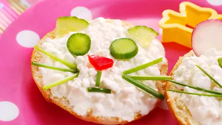 10 nutrienți esențiali în alimentația copilului