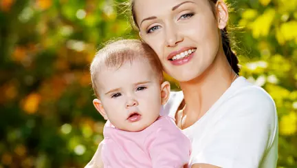 „Familistă“ vs. „femeie de carieră“. Cum este mai bine?