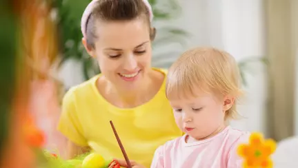 Dezvoltă-i creativitatea prin joc