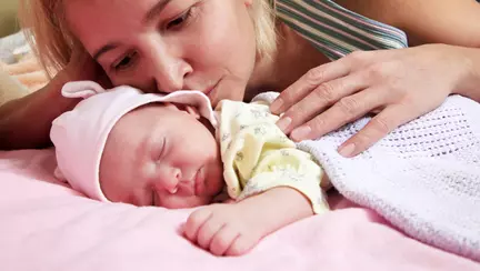 Cum e prima noapte cu bebe?