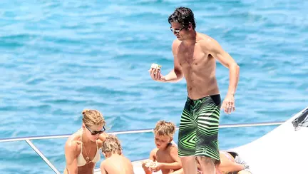 Vedete la plajă în weekend