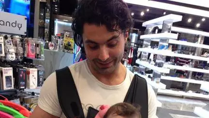 Fetiţa lui Pepe a rostit primele cuvinte! Iată cât timp petrece cântăreţul cu cea mică!