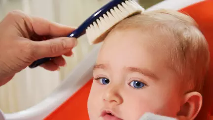 TEST: Ce știi despre părul bebelușului?