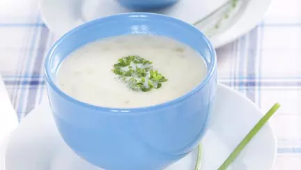 Peşte alb cu piure de fenicul, ceapă şi iaurt (de la 9 luni)