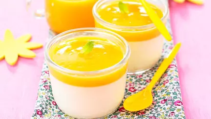Panna cotta cu topping de caise (de la 12 luni)