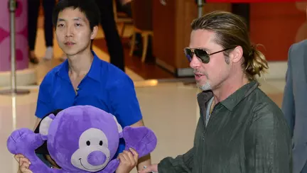 Pax promovează filmul lui tati Brad Pitt