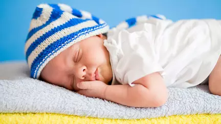 Greşeli frecvente în programul de somn al bebeluşului: nu le repeta!