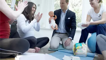 Cum se pregătesc Ducesa Kate şi Prinţul William pentru venirea pe lume a bebeluşului regal, în fotografiile lui Alison Jackson