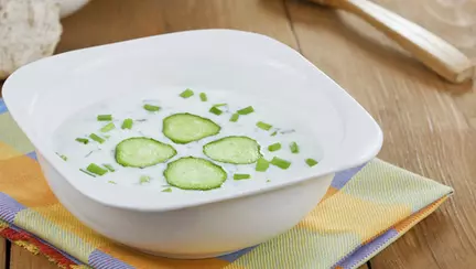 Piure răcoritor cu ton, castravete şi iaurt