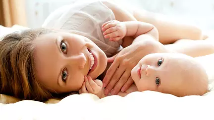 4 mituri despre îngrijirea bebelușului