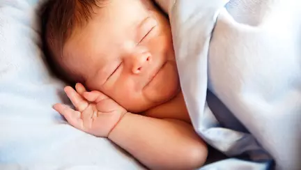 Bebeluşi: şocul trecerii la viaţa extrauterină