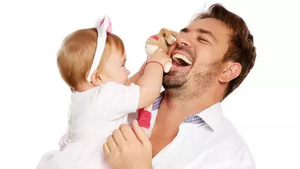 Cum se descurcă Horia Brenciu ca tată de fată