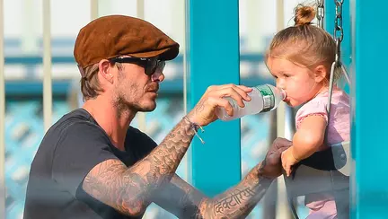 Uite ce tătic grijuliu e David Beckham