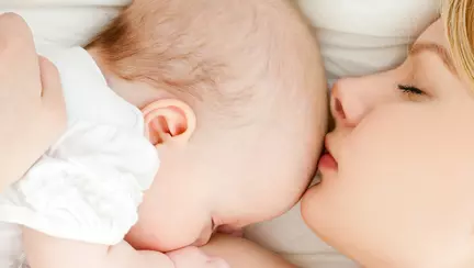 Alăptarea: 5 motive pentru care e indicată