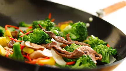 Trucuri în bucătărie: cum se sotează în unt