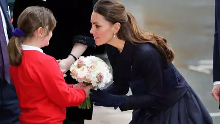 Cât e de slabă Kate Middleton!