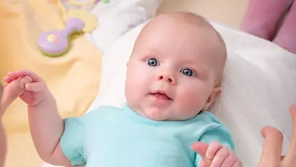 Masajul bebelușului - 4 pași pentru un masaj perfect