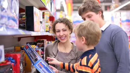 Cum să alegi jucăria potrivită pentru copilul tău - ghid pentru 0-12 ani