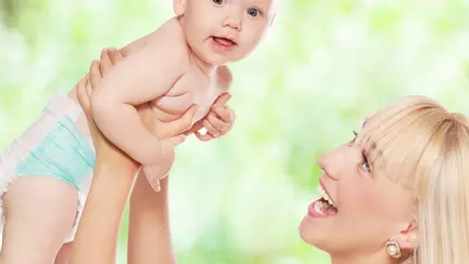 3 jocuri care stimulează dezvoltarea bebelușului