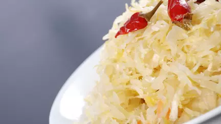 Sănătate: ce afecțiuni poți trata cu varză murată