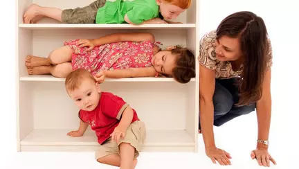 Jocul de-a v-ați ascunselea: ce îl învață pe bebe