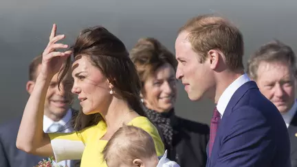 Prințul William: cu micuțul George la ”serviciu”