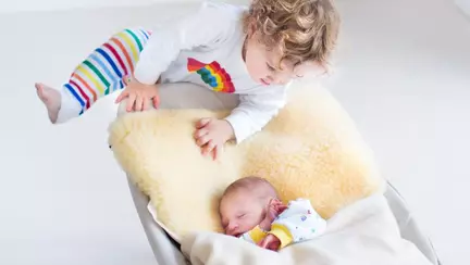 Gelozia fratelui cel mare față de bebeluș