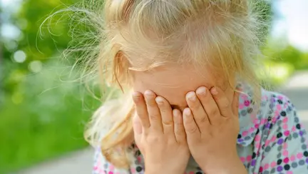 Cum te porți cu copilul când tati e departe