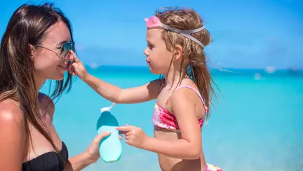 Cum să folosești corect produsele de protecție solară