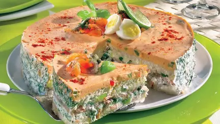 Tort cu brânză şi somon