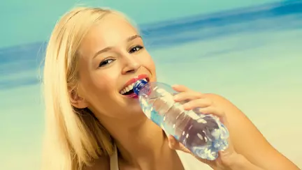 Câtă apă trebuie să bei?