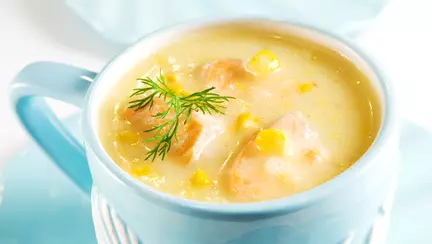 Supă de porumb cu somon