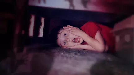 Îi este frică de întuneric - ce faci?