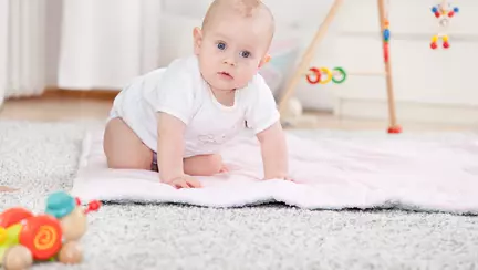 3 greșeli care întârzie dezvoltarea bebelușului