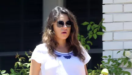 Mila Kunis - sarcină cu stil