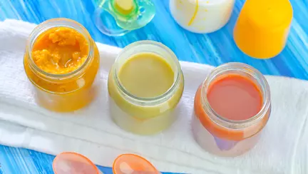 Cum păstrezi mâncarea bebelușului