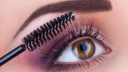 Cum să aplici corect mascara - trucuri de la specialiști!