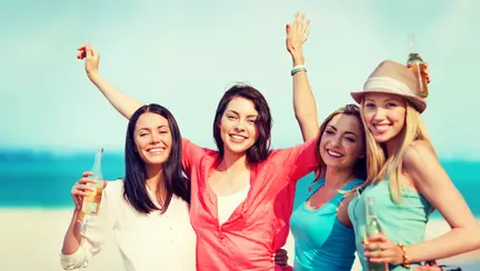 TU ai concediu şi EL nu. Ce e de făcut?