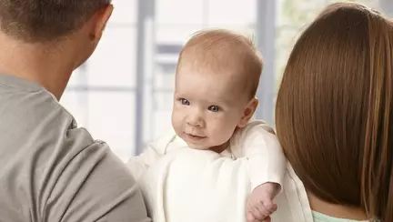 Jocuri de imitație pentru bebe