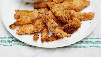 Aripioare de pui crocante, cu iaurt aromat (reţeta lui Jamie Oliver)