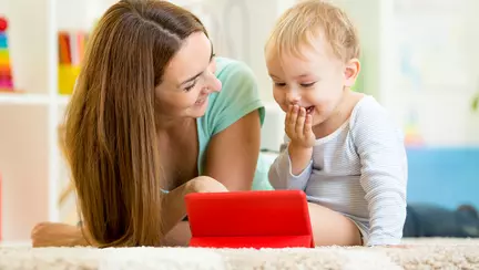 NU posta pe facebook astfel de imagini cu copilul tău!